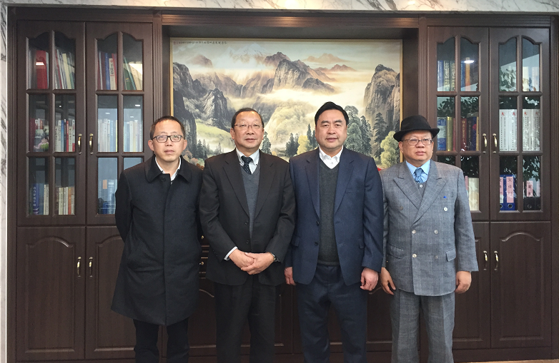 趙振元和陳宗欣教授、蛯子晴夫總經(jīng)理、愛德中創(chuàng)公司鄒克總經(jīng)理親切合影.png
