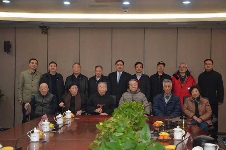 6-趙振元與老領導、大師親切合影留念.JPG