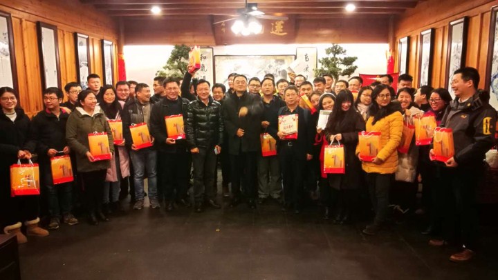 2-收到趙振元同志的慰問，欣喜寫在現(xiàn)場每一位工作人員的臉上.jpg