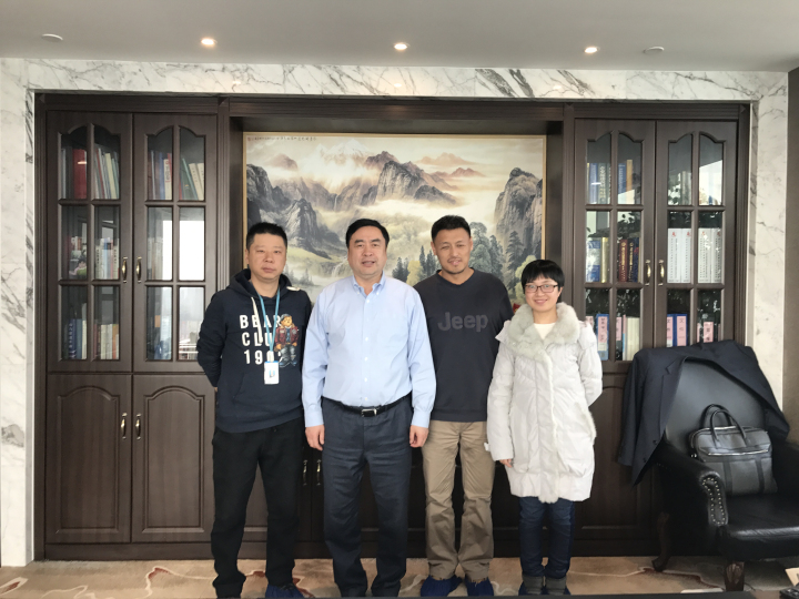 6-趙振元同志和新疆分院張松濤、總包公司房弢、潘柯樾親切合影.jpg