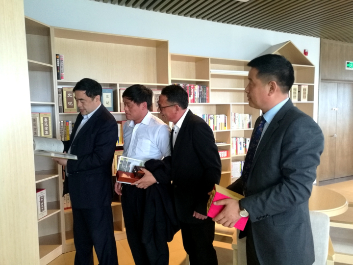 6-趙振元董事長參觀?；鶈T工文化中心.jpg