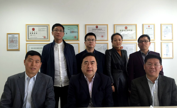 3-趙振元同志與南通分院周安舉、賀奎田、趙宇、郭明偉、于海燕、唐鋒等同志親切合影.jpg