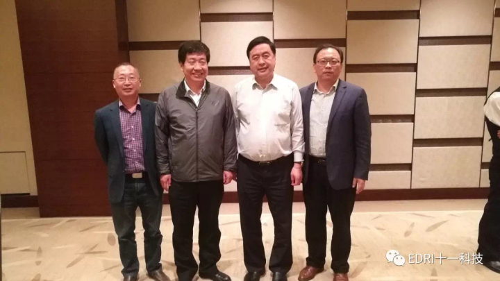 3-趙振元同志與劉濟(jì)東、樊后檐、王明云同志親切合影.jpg