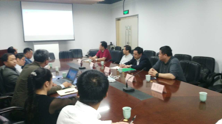 2-李天山向趙振元，白焰匯報北京分院發(fā)展思路.jpg