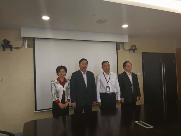 5-趙振元董事長、蔣玉梅副院長與祁寧春總經(jīng)理、吳世勇副總經(jīng)理親切合影.jpg
